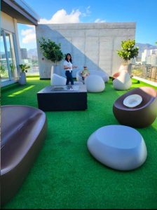 bfb19319-7d8d-436d-9905-6b09e205fad9-min