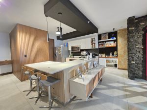 REMAX-FURNISHED LUXURY APARTMENT (8)