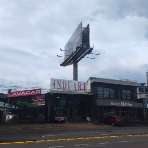 Commercial Building for Sale in Lindora 1