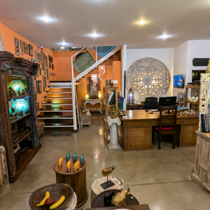 Commercial Building for Sale in Lindora 2