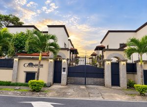 Gibraltar Condominium, Belén 1