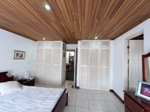 Spacious Two-Story House in Granjas del Robledal, La Uruca4