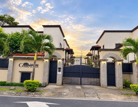 Gibraltar Condominium, Belén 1