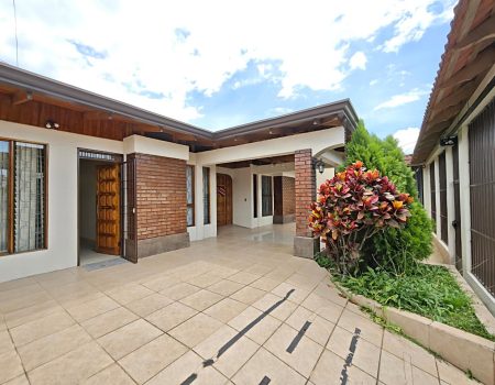 WhatsApp Image 2025-11-14 at 09.05.16 (3)